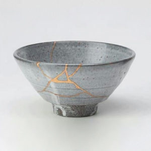 Tea bowl fixed in the Kintsugi method