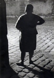 Brassai - Fille de joie, quartier Italie à Paris - 1932