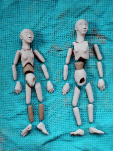 Josiane Keller - two female puppet bodies