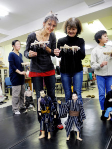 Josiane Keller - puppet workshop - learning how to walk